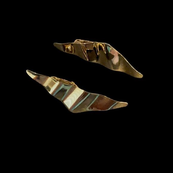 Modern Vintage Clip Earrings  - Picture 3 of 3